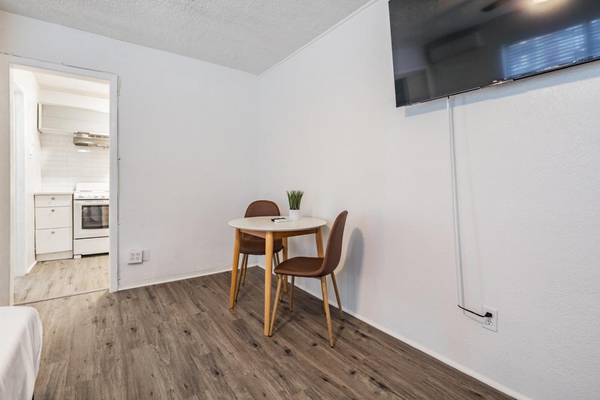 Elegant Studio Apartment In Downtown St Pete - Great Community Events! セント・ピーターズバーグ エクステリア 写真