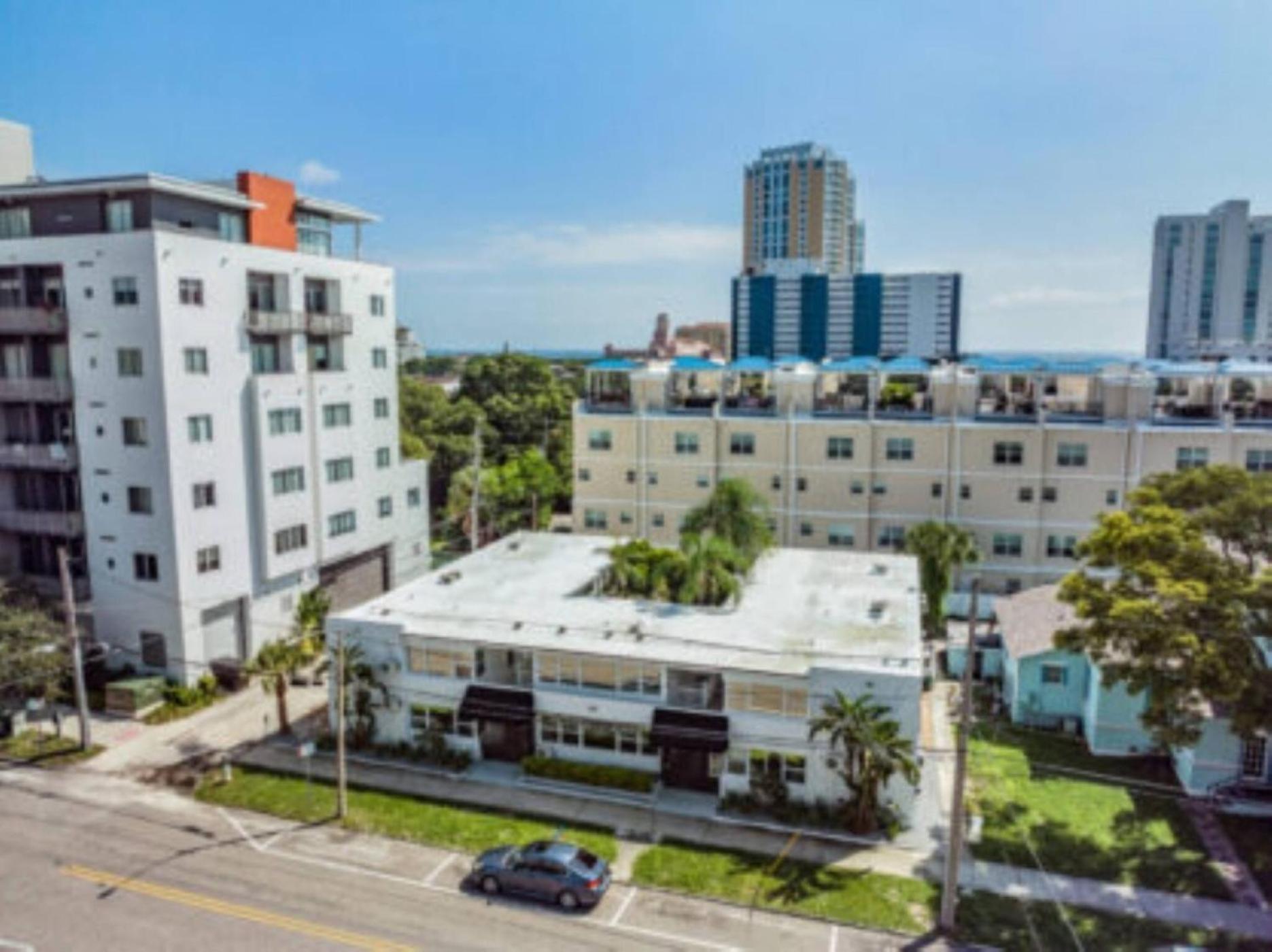 Elegant Studio Apartment In Downtown St Pete - Great Community Events! セント・ピーターズバーグ エクステリア 写真